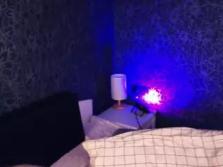 RowenaBarren's Live Sex Cam Show