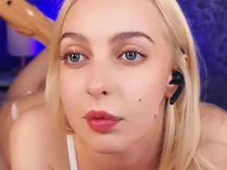 Flora's Live Sex Cam Show