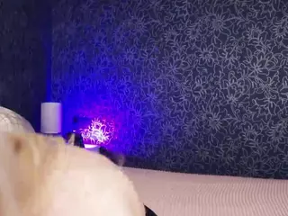 Flora's Live Sex Cam Show