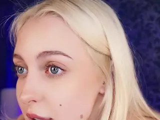 Flora's Live Sex Cam Show