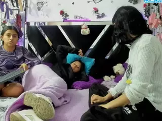 thedreamgirlss's Live Sex Cam Show