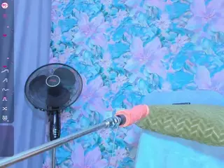 YaaaNaaa's Live Sex Cam Show