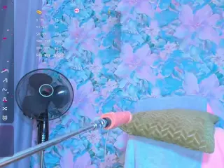 YaaaNaaa's Live Sex Cam Show