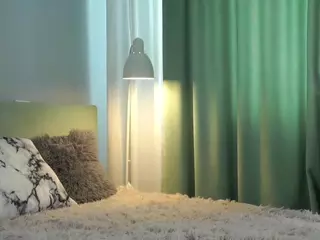 DollyChatfield's Live Sex Cam Show