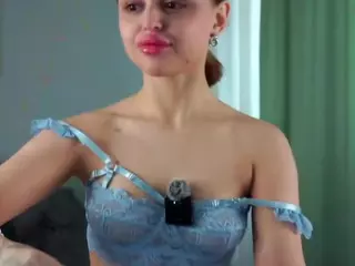 DollyChatfield's Live Sex Cam Show