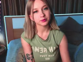 Ellie Dolly's Live Sex Cam Show