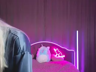 Mona's Live Sex Cam Show