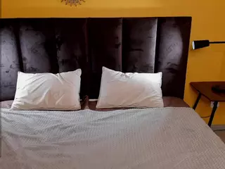 KetrinWhitee's Live Sex Cam Show