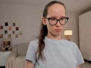 LynetteBails's Live Sex Cam Show