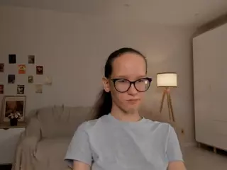 LynetteBails's Live Sex Cam Show