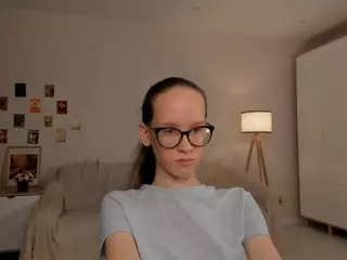 LynetteBails's Live Sex Cam Show