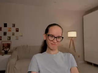 LynetteBails's Live Sex Cam Show