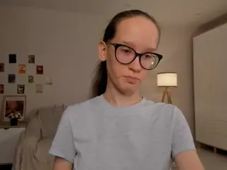 LynetteBails's Live Sex Cam Show