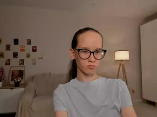 LynetteBails's Live Sex Cam Show