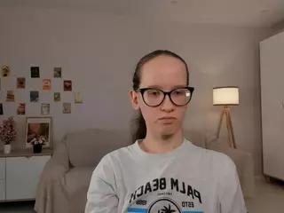 LynetteBails's Live Sex Cam Show