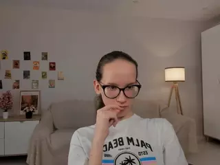 LynetteBails's Live Sex Cam Show