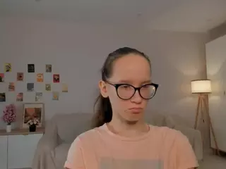 LynetteBails's Live Sex Cam Show