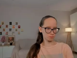 LynetteBails's Live Sex Cam Show