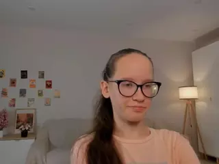 LynetteBails's Live Sex Cam Show