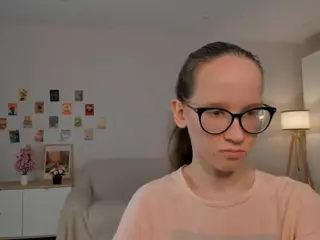 LynetteBails's Live Sex Cam Show