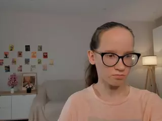 LynetteBails's Live Sex Cam Show