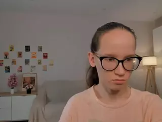 LynetteBails's Live Sex Cam Show