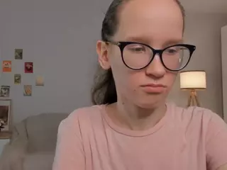 LynetteBails's Live Sex Cam Show