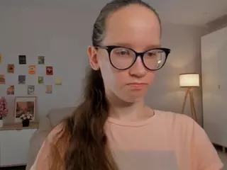 LynetteBails's Live Sex Cam Show