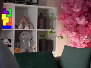 Mia's Live Sex Cam Show