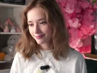 Mia's Live Sex Cam Show