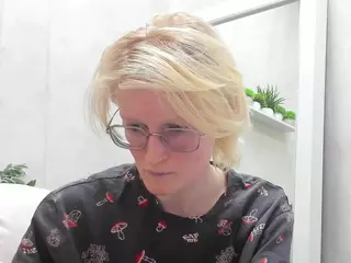 Betty's Live Sex Cam Show