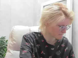 Betty's Live Sex Cam Show