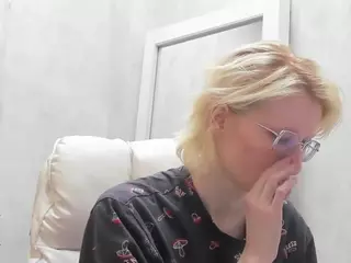 Betty's Live Sex Cam Show