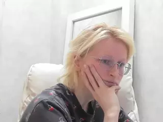 Betty's Live Sex Cam Show