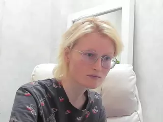 Betty's Live Sex Cam Show