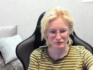 Betty's Live Sex Cam Show