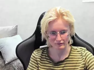 Betty's Live Sex Cam Show