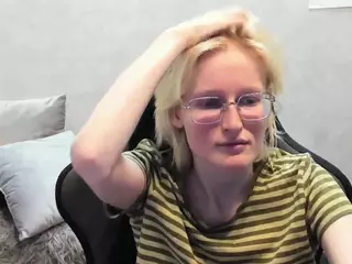 Betty's Live Sex Cam Show