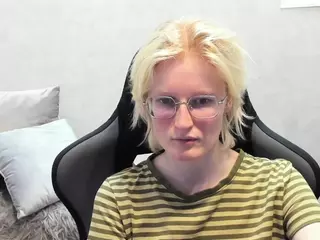 Betty's Live Sex Cam Show