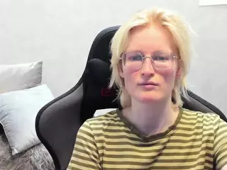 Betty's Live Sex Cam Show