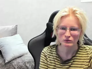 Betty's Live Sex Cam Show
