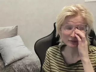 Betty's Live Sex Cam Show