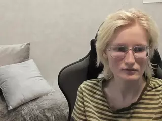 Betty's Live Sex Cam Show