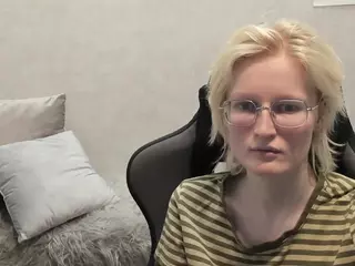 Betty's Live Sex Cam Show