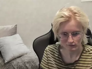 Betty's Live Sex Cam Show