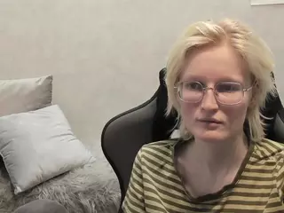 Betty's Live Sex Cam Show
