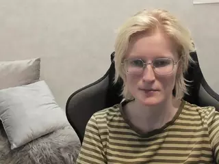 Betty's Live Sex Cam Show