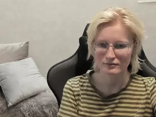 Betty's Live Sex Cam Show