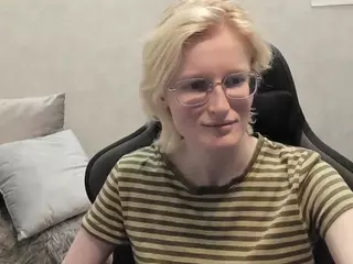 Betty's Live Sex Cam Show