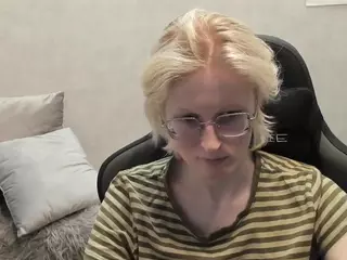 Betty's Live Sex Cam Show